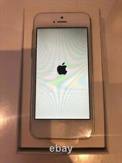 BRAND NEW Apple iPhone 5 64GB White & Silver (Unlocked) A1429 Warranty