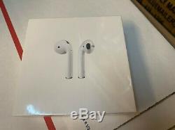 NEW Apple AirPods with Charging Case MMEF2AM/A -SEALED